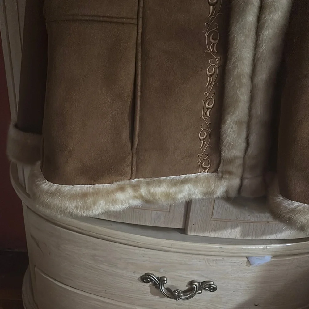 White Stag Brown Faux Fur Trimmed Jacket - Picture 5 of 16